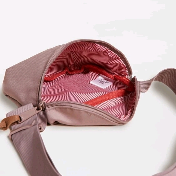 HERSCHEL SUPPLY CO NWOT Mauve Belt Bag - Picture 4 of 12